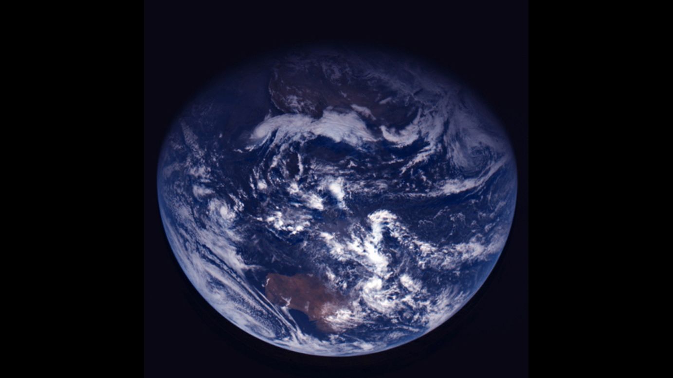 After its closest approach to Earth in November 2007, Rosetta captured this image of the planet.