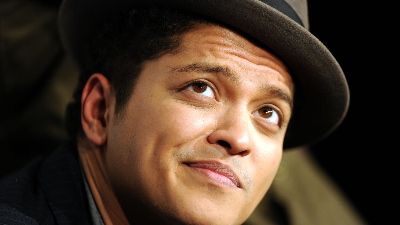 Bruno Mars Takes Over MetLife