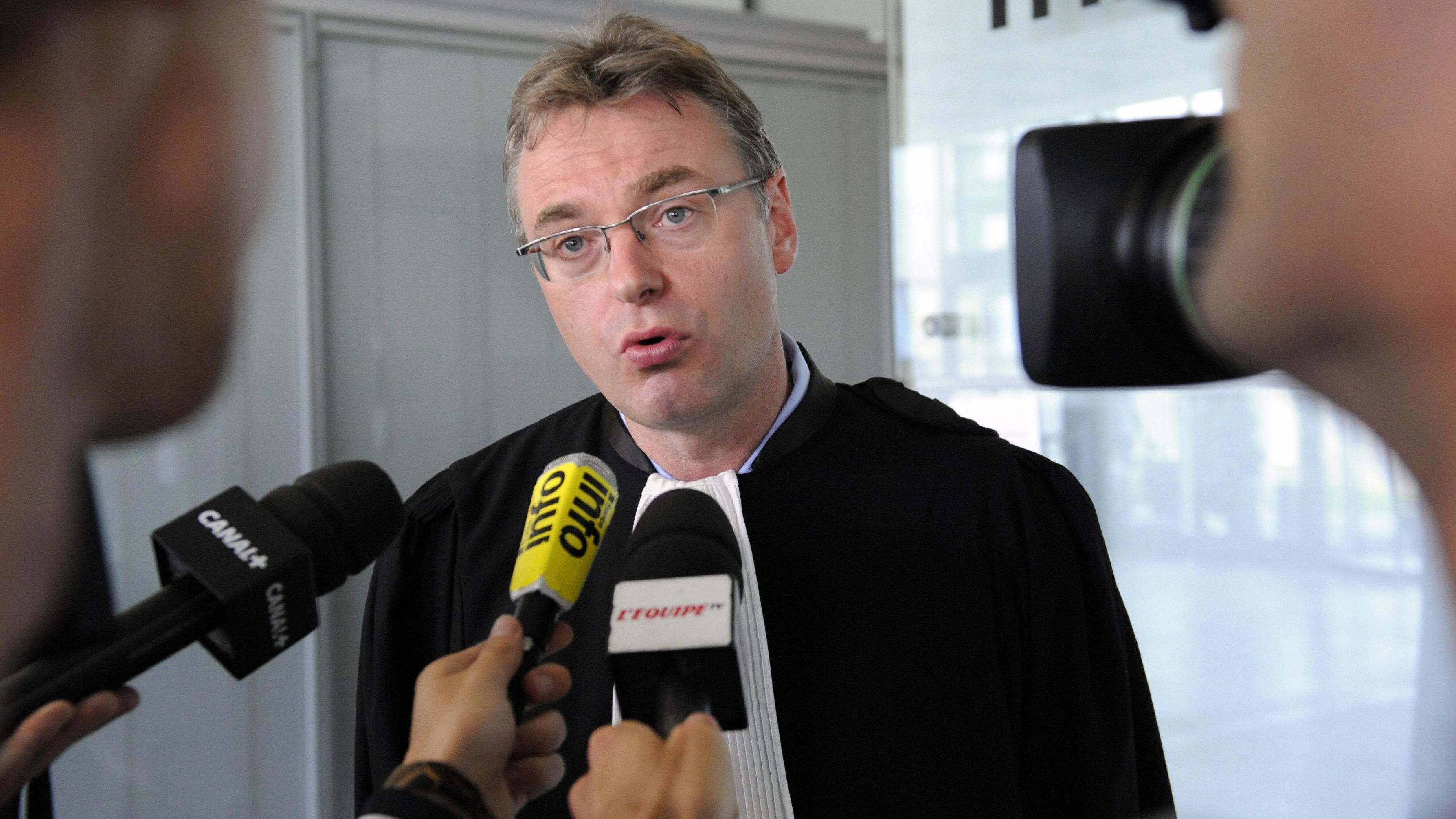 Belgian lawyer Jean-Louis Dupont represented football Jean-Marc Bosman in 1995.