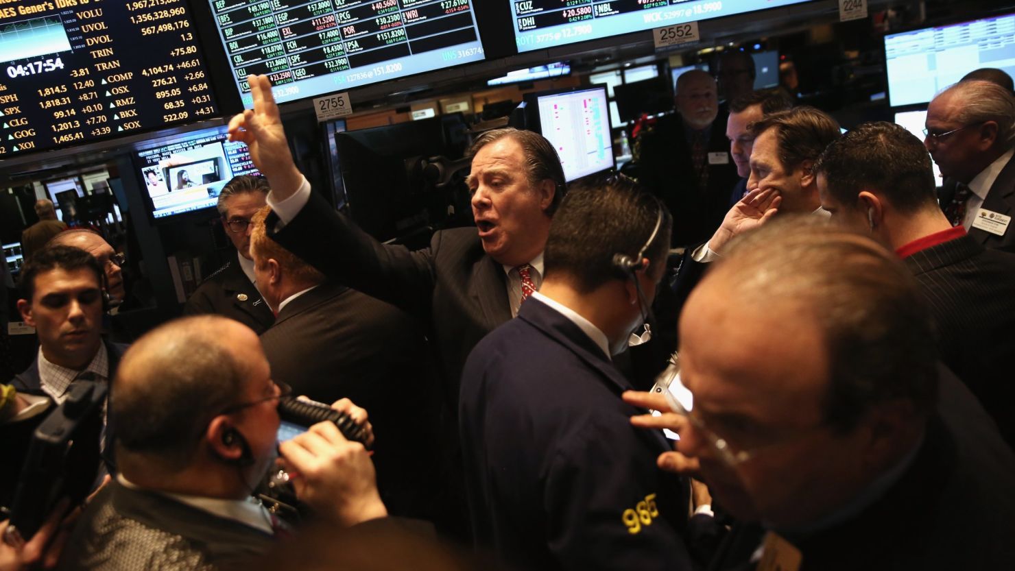 Traders work the floor of the New York Stock Exchange. (File photo)