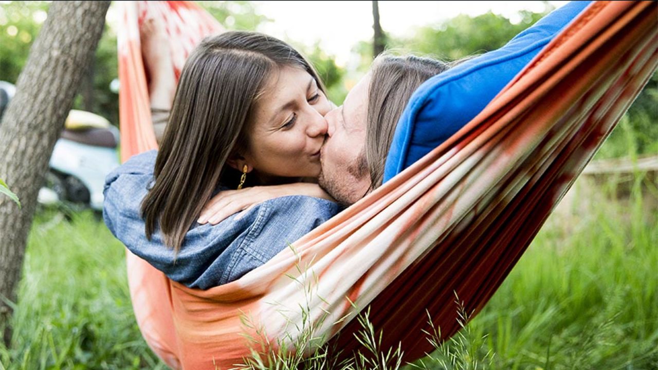 1 Girl 3 Boy Ful Video Sex - 8 health benefits of kissing | CNN