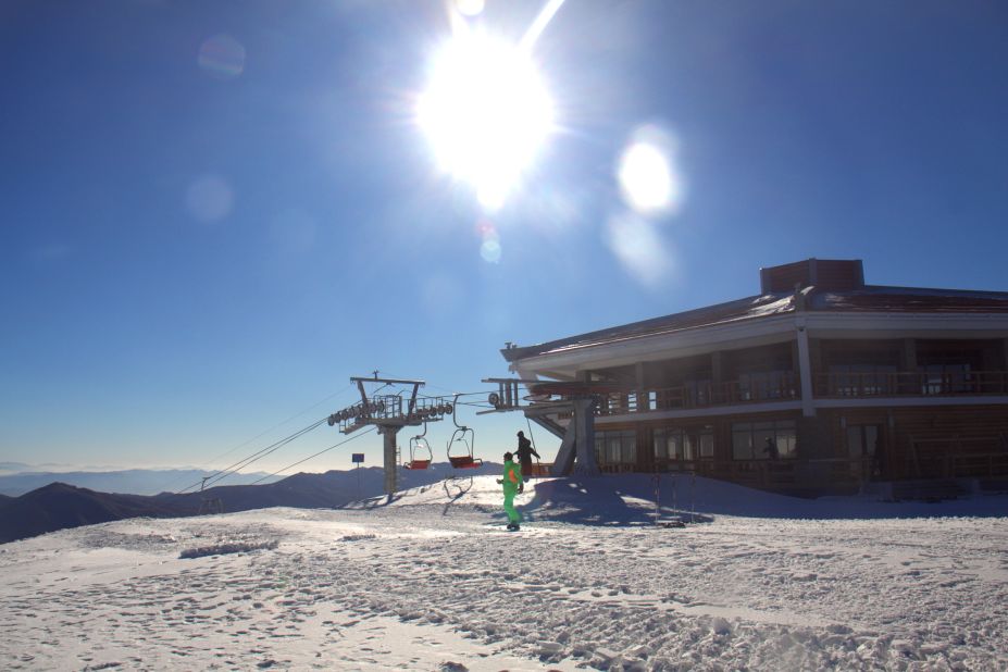 The resort suffered setbacks including difficulty importing ski lifts. Austrian and French companies declined to sell lifts to the regime, while the Swiss government blocked a potential sale from a Swiss company. The lifts currently in place were made in China.