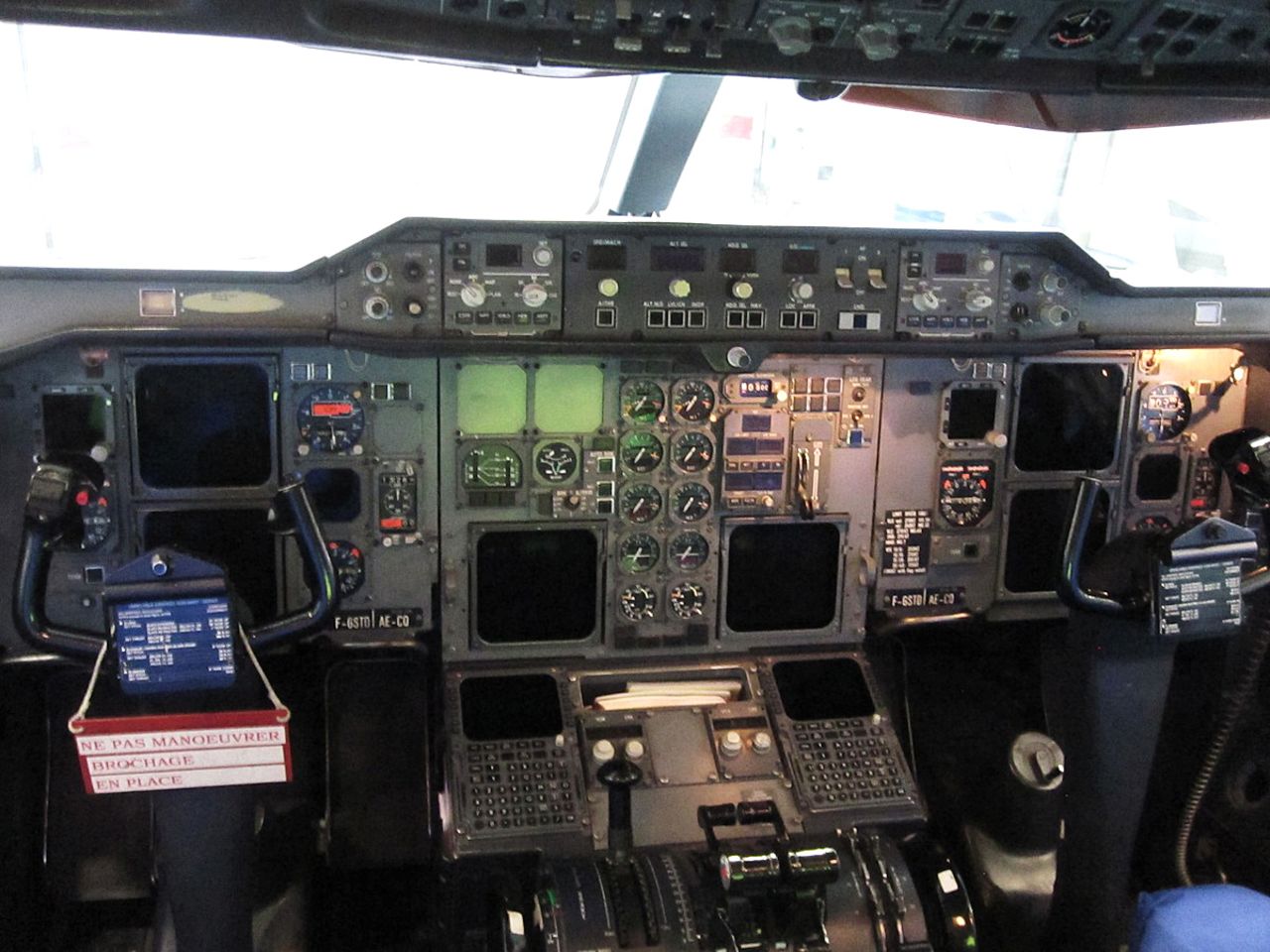 Una tripulación de tres opera el Súper Transportador A300-600: dos pilotos y un jefe de carga.