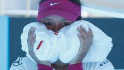 Li Na faced a battle to stay cool and to stay in the Australian Open against Lucie Safarova.