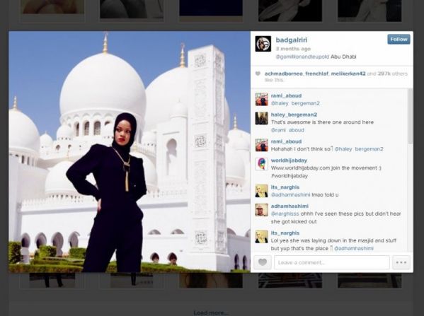Rihanna fue expulsada del Centro de la Gran Mezquita del Jeque Zayed en Abu Dhabi después de que posara para fotos de Instagram que los encargados de la mezquita sintieron que "no preservaban lo sagrado del centro".