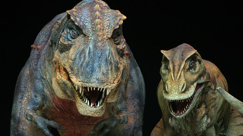 when was the first dinosaur bones discovered
