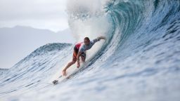 NORTH SHORE, HI - DECEMBER 09:  Damien Hobgood of the United States advanced into Round 5 of the Billabong Pipe Masters in Memory of Andy Irons at Pipeline on December 9, 2012 in North Shore, United States.  (Photo by Kelly Cestari/ASP via Getty Images)