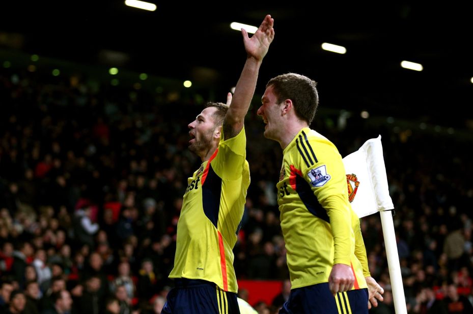 An error from Manchester United goalkeeper David De Gea looked to have gifted Sunderland victory in their English League Cup semifinal when the Spaniard let Phil Bardsley's shot into the net.