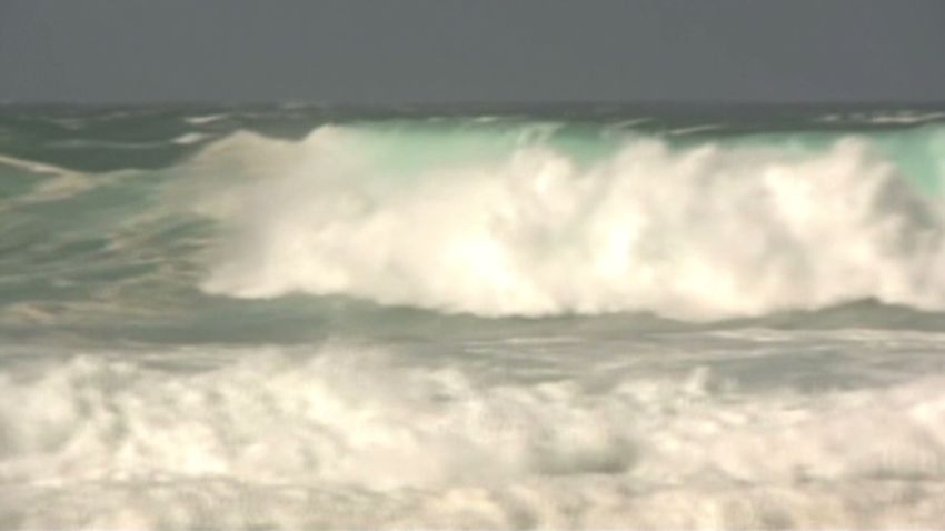 dnt hi big surfer swells_00005423.jpg