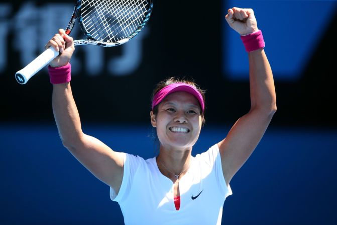 Li Na will head into the Australian Open final as the favorite after a comfortable 6-2 6-4 win over Canada's Eugenie Bouchard.