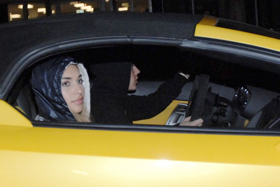 <strong>15. Drag-raced with a model:</strong> Everyone knows that misbehaving rock stars and models are essentially magnets, so Bieber was sure to have model Chantel Jeffries riding shotgun <a href="http://www.cnn.com/2014/01/23/showbiz/justin-bieber-arrest/index.html?iref=allsearch" target="_blank">when he was pulled over for racing in Miami. </a>