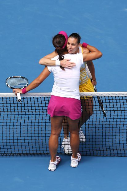 Li dismissed Italy's Flavia Pennetta in straight sets 6-2 6-2 in the quarterfinals. 