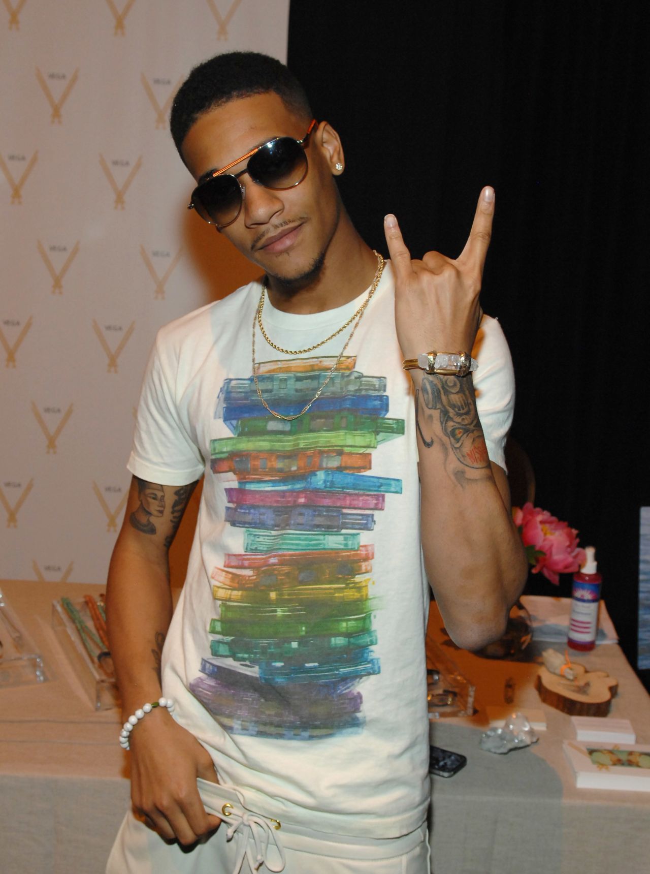 While Lil Za is known to dabble in rapping with an aspiration to act, he's best known as the guy who tends to crash at Bieber's Calabasas pad and drive his cars. <a href="http://www.cnn.com/2014/01/15/showbiz/justin-bieber-vandalism-probe/index.html?iref=allsearch" target="_blank">That's how Lil Za ended up getting arrested on January 15</a> -- he was a house guest when police raided Bieber's home as part of a felony vandalism investigation, and cops said they found Xanax and Ecstasy near the 20-year-old's bed. 