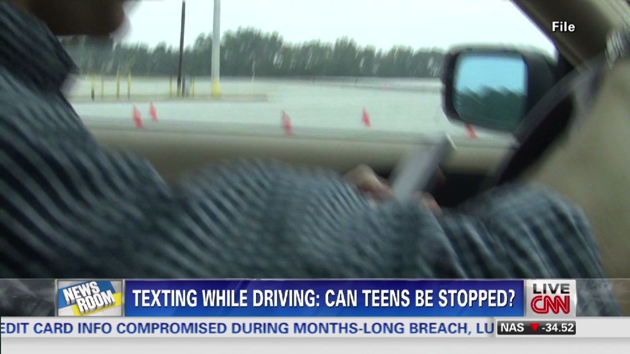 exp Wallace texting driving Brooke Baldwin_00002001.jpg