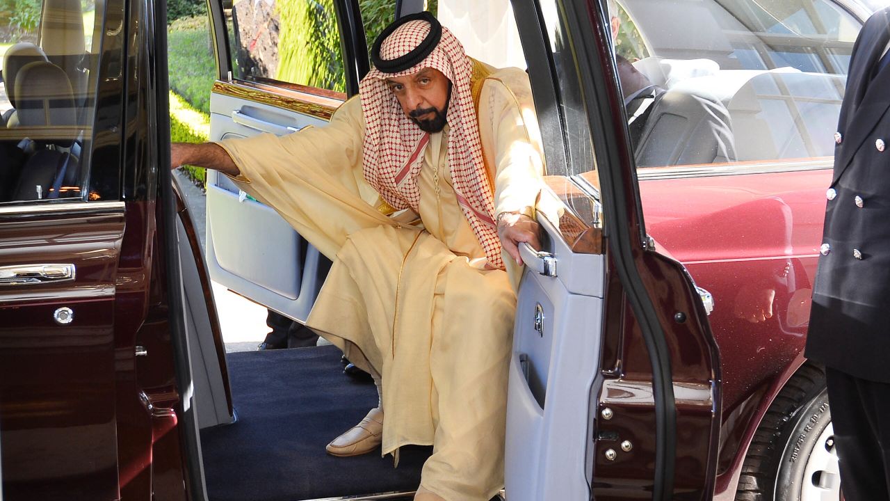 Sheikh Khalifa bin Zayed Al Nahayan arriving at Clarence House, London in May 2013 to visit the Prince of Wales.