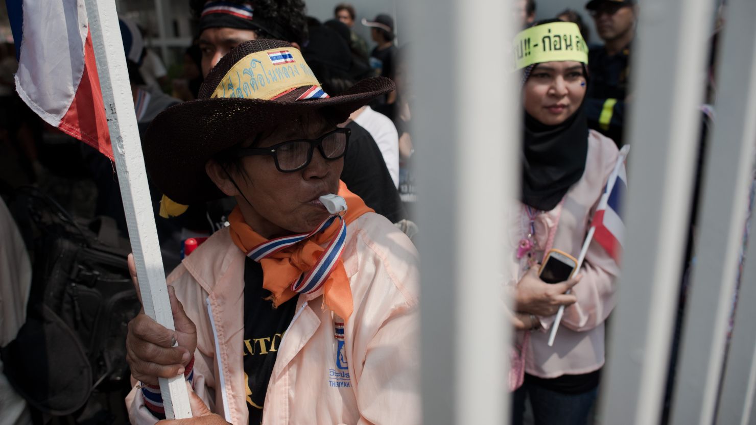 Thai anti-government protesters shut down a polling station at the Srieam Anusorn school in Bangkok on January 26, 2014.