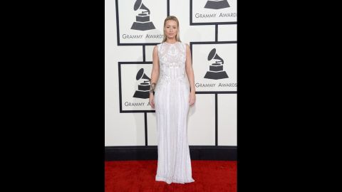 Iggy Azalea was a class act in this all-white gown a the Grammy Awards. Subtle, but also sexy. We give it an "A."