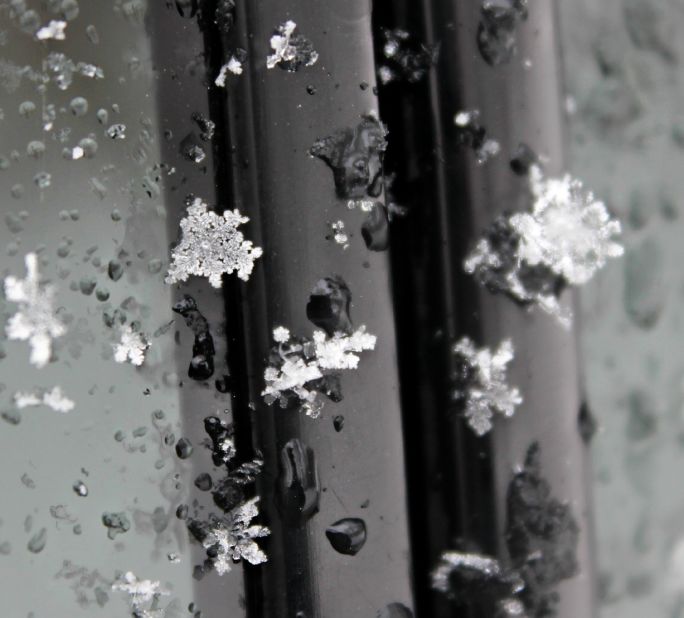 Nature photographer<a href="http://ireport.cnn.com/docs/DOC-1077099"> Candice Trimble</a> spent one morning photographing snowflakes falling in her hometown of Front Royal, Virginia. 