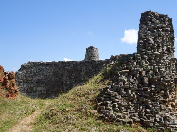 Skillful builders crafted huge dry-stone walls, incorporating massive boulders into some of the grand structures.