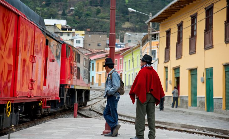 Along the route the town of Alausi is predominately inhabited by Quechua indigenous people.