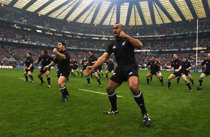 Lomu doing the haka with his New Zealand teammates at Twickenham in 2002. "When I chucked on my All Black shirt, for me, it was like armor, getting ready to go into battle," Lomu told CNN in a 2014 interview.