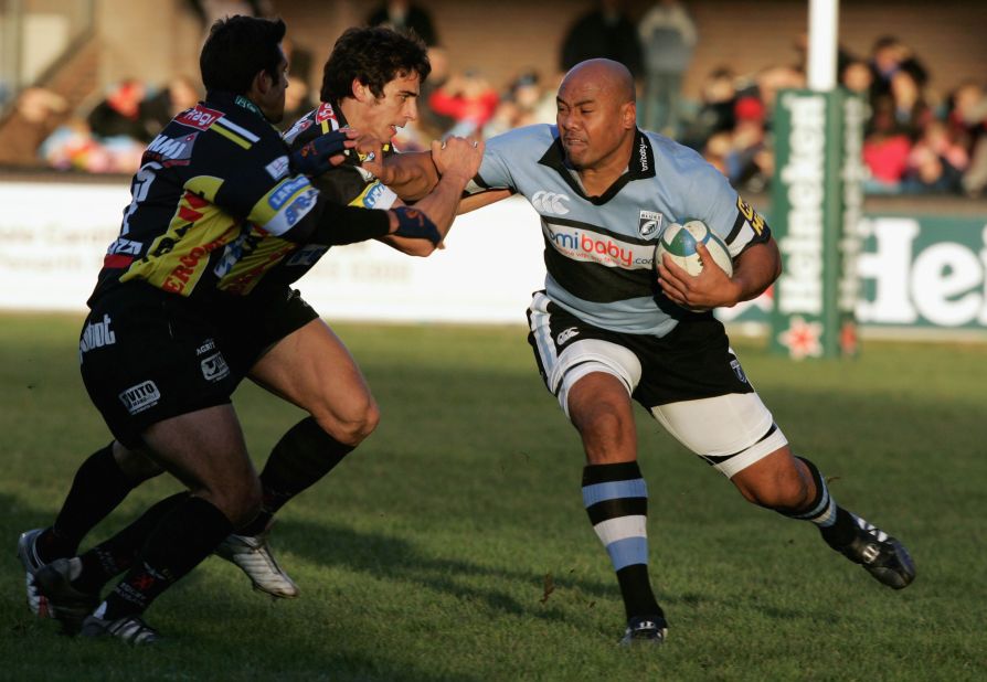 He recovered and played top-level rugby for last time during a spell with the Cardiff Blues in the 2005-06 season, playing 10 times for the Welsh club. He also made three appearances for a French amateur team in the 2009-10 campaign.