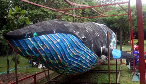 In 2006, Ocean Sole commissioned Kenyan sculptor Kioko Mutiki to create a full size Minke whale from ipops and wire mesh. Called Mfalme, the whale is on display at Haller Park in Mombasa, where it's visited by more than 1000 children a week.