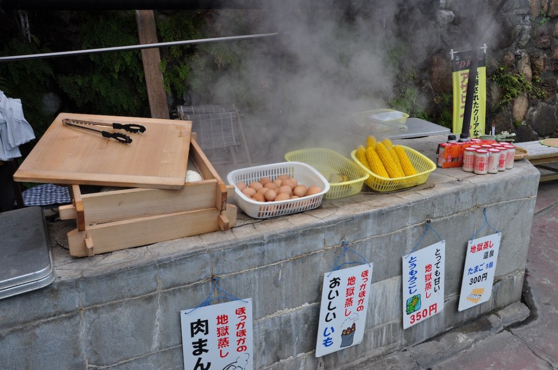 It wouldn't be "Cooking Pot Hell" without steamed vegetables and hard-boiled eggs.