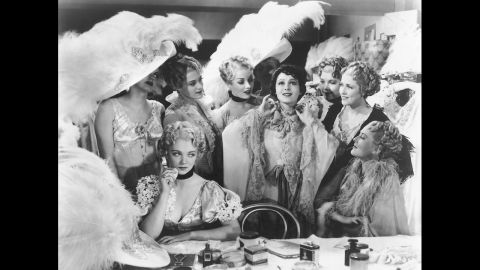 Luise Rainer protagoniza en "El gran Ziegfeld". Ella se llevó el Óscar a la mejor actriz, y William Powell, quien interpretó el papel protagónico, se fue con las manos vacías(aunque fue nominado por otra película, "Al servicio de las damas").