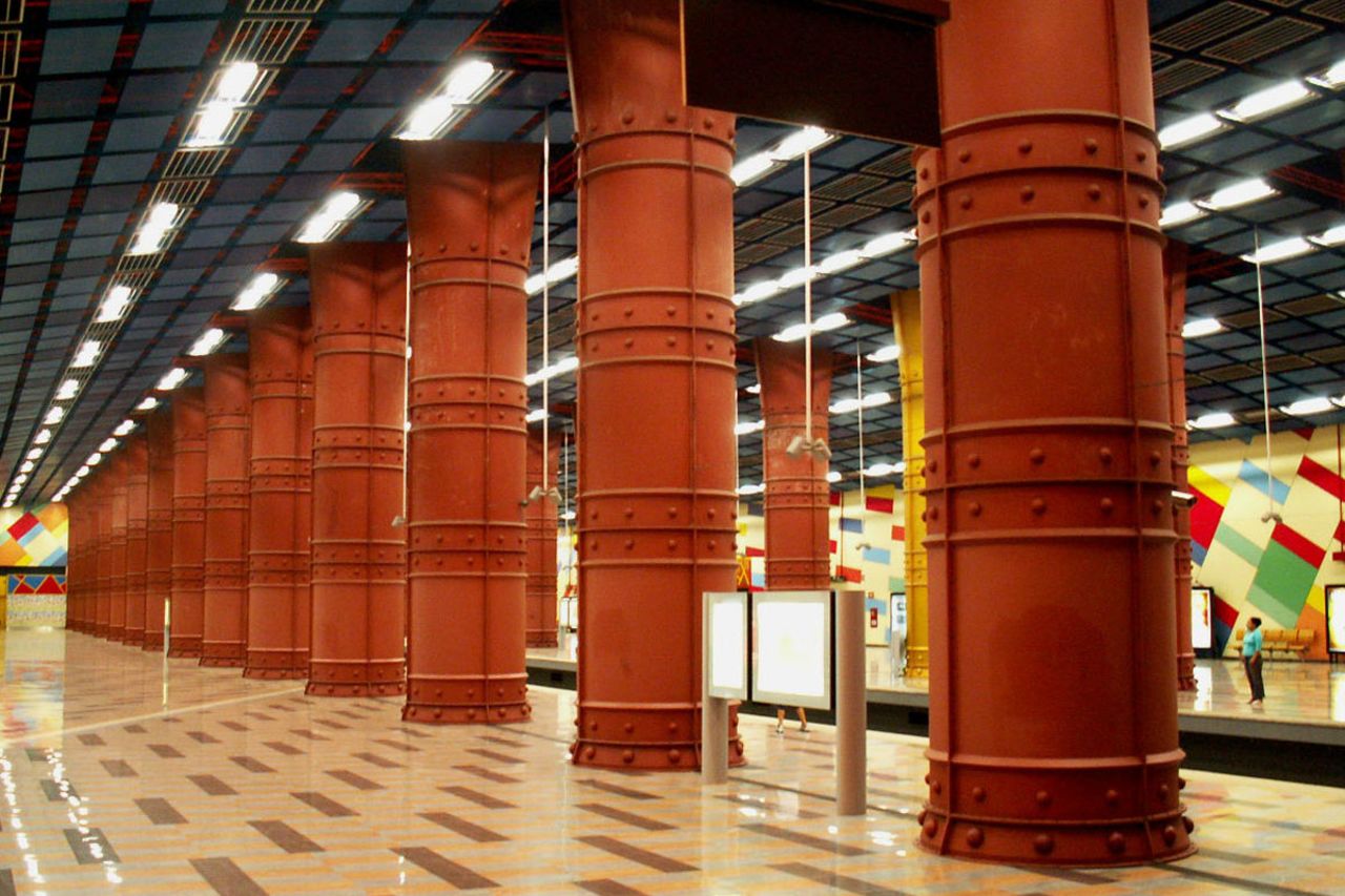 La estación Olaias es una grata parte de lo que quedó de la exposición mundial en 1998 de Lisboa, la cual celebró los 500 años de invenciones portuguesas.