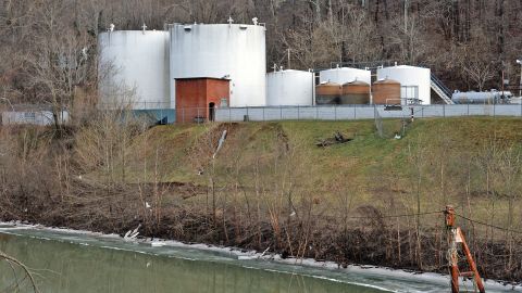 Seven-thousand gallons of the toxic chemical 4-methylcyclohexane methanol, or MCHM, leaked into the Elk River in January.