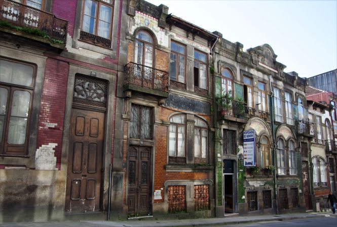 "I did sometimes feel a bit uncomfortable taking the photos because the Portuguese seem to be a very proud people," Hanwella said, "and I didn't want them to feel that I was focusing on the negative aspects of their cities. But Porto ... is a photographer's dream, and I couldn't help turning my camera toward the buildings that have seen much better days."