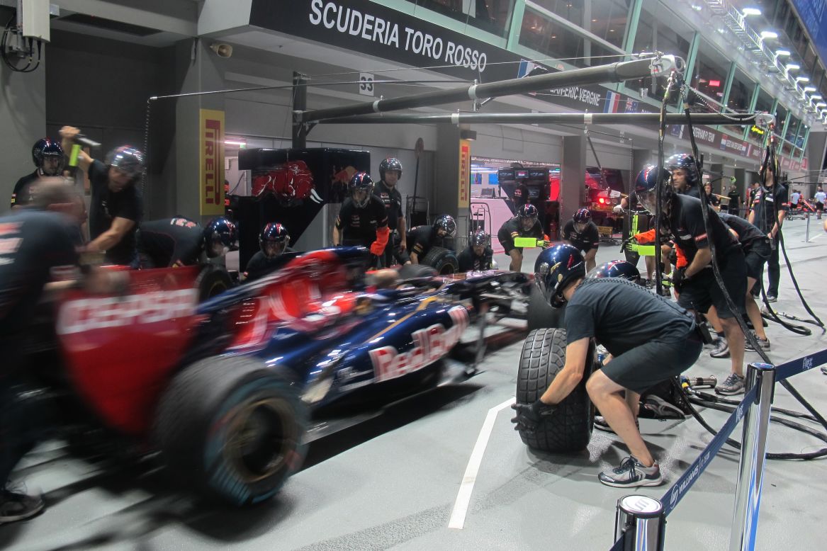 "I took the photo in Singapore 2013," explains Toro Rosso boss Franz Tost. "This pit stop highlights key elements of the sport, namely speed, precision and teamwork."