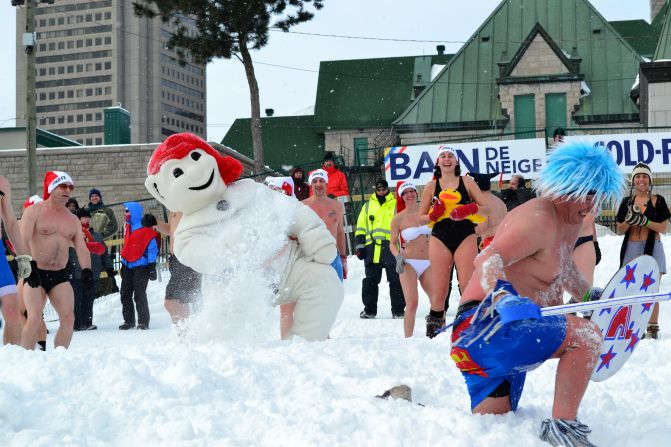 El Carnaval de Invierno de Quebec se está llevando a cabo ahora y termina el 16 de febrero. Pankaj Purohit asistió en 2012. Esta imagen de Bonhomme, la mascota del carnaval, "captura en cierta forma la esencia del carnaval: abrazar el invierno y pasarla bien".