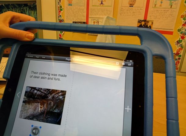 Un estudiante de segundo grado tomó esta foto con Glass mientras trabajaba en un libro electrónico de la clase sobre los lenape y su cultura.