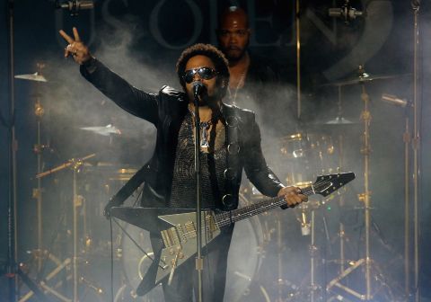 Lenny Kravitz is the son of Roxie Roker, who played Helen Willis on the TV sitcom "The Jeffersons," and NBC news producer Sy Kravitz. "I knew that my father physically looked different from my mother, but that wasn't an issue to me," Lenny Kravitz said on <a href="http://www.huffingtonpost.com/2013/05/30/lenny-kravitz-race-biracial_n_3355448.html" target="_blank" target="_blank">Oprah's "Master Class</a>." "People look different."<br />