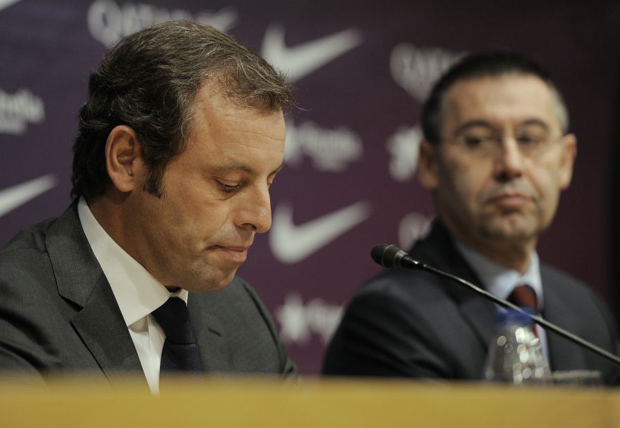 Sandro Rosell quit as Barcelona president a day after a Spanish judge ordered an inquiry into Neymar's transfer, with former vice president Josep Maria Bartomeu moving into the hot seat.