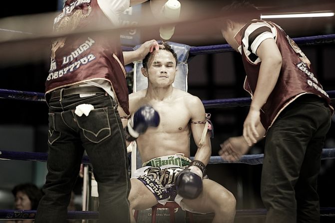 Muay Thai fighters get a two-minute rest between rounds. 