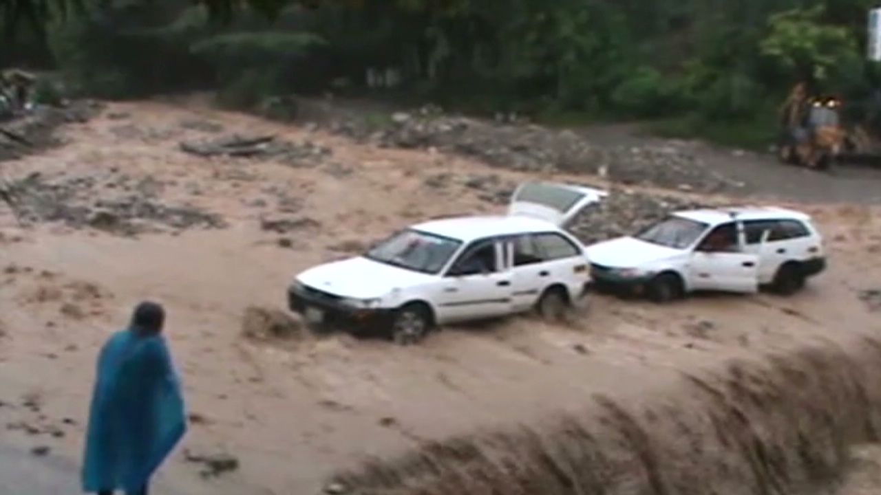 cnne belaunde peru heavy rains_00005412.jpg