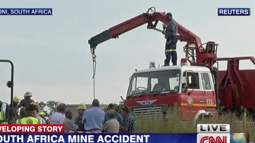 cnni south africa miners trapped _00005521.jpg
