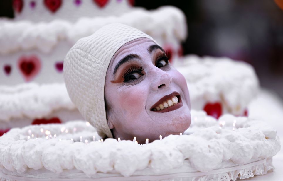 An artist takes part in the festivities February 15 in Nice. 