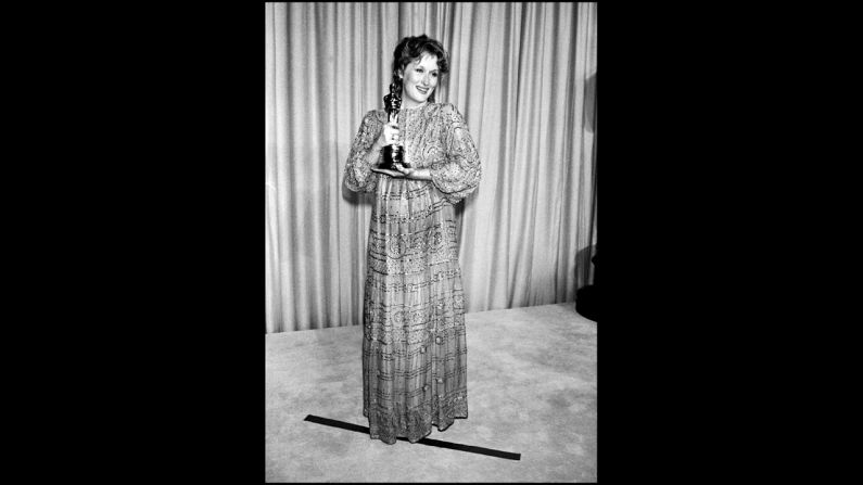 <strong>Meryl Streep (1983):</strong> Meryl Streep holds her best actress Oscar for "Sophie's Choice." 
