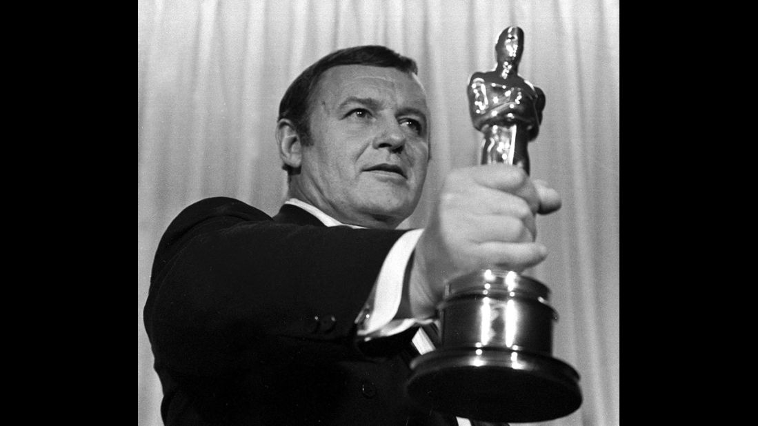 <strong>Rod Steiger (1968):</strong> Sidney Poitier may have been the star of the detective drama "In the Heat of the Night," but he was snubbed in the Oscars race. It wasn't that academy voters didn't love the movie though: "In the Heat of the Night" won best picture as well as best actor for Poitier's co-star, Rod Steiger, here holding his Oscar at the 1968 ceremony.