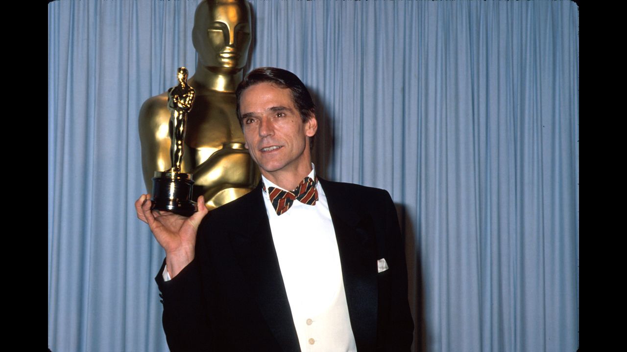 <strong>Jeremy Irons (1991):</strong> We suppose the academy couldn't justify giving Kevin Costner the best director, best picture <em>and </em>the best actor prize for "Dances With Wolves," so Jeremy Irons took home the statuette for best actor for his role as Claus von Bülow in "Reversal of Fortune."