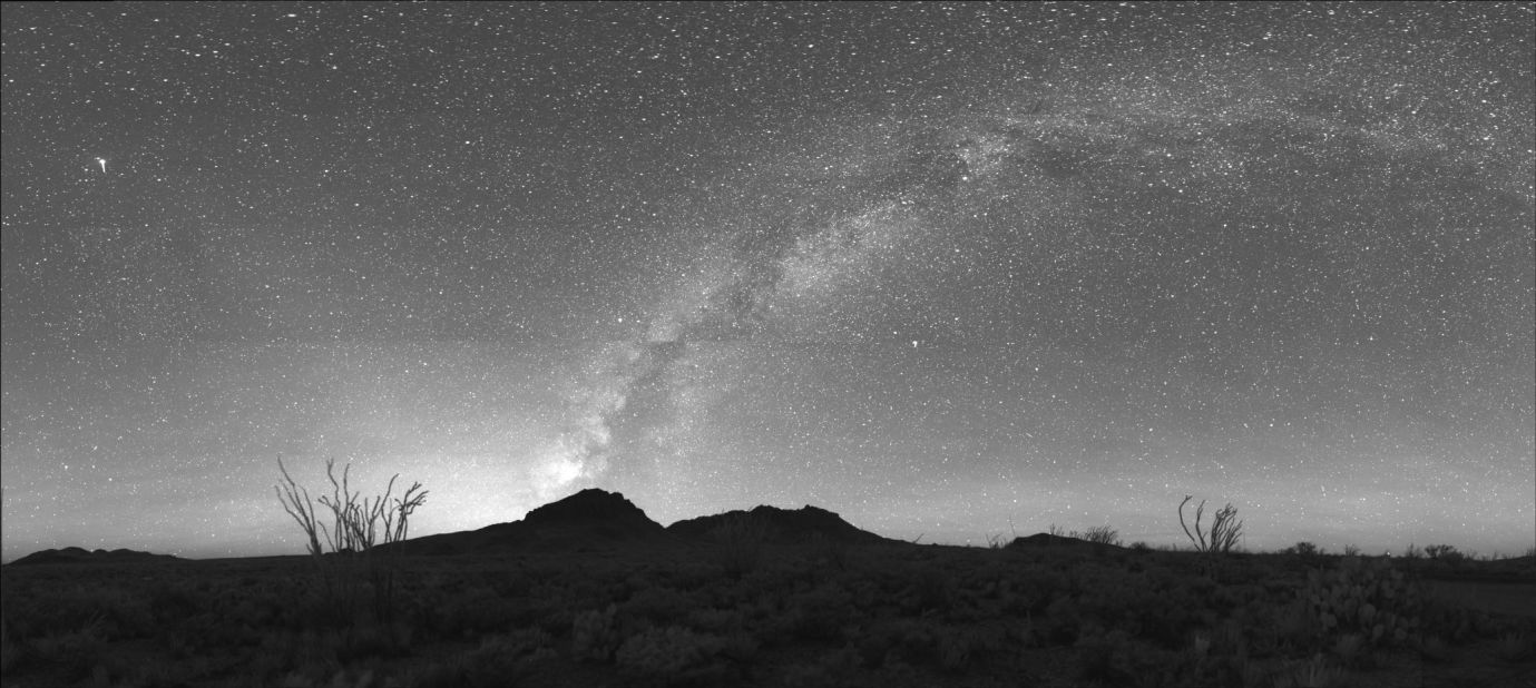 <strong>Big Bend National Park (Texas): </strong>In this picture the swirl of the Milky Way can clearly be seen from Panther Junction, the center of Big Bend National Park in Texas. Among the stars, you can also see the constellations Gemini, Taurus and Orion. It's the only dark sky park in the Northern Hemisphere where you can see parts of the Southern Cross.