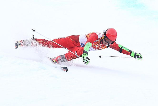 Zhang Yuxin of China competes in the men's giant slalom.