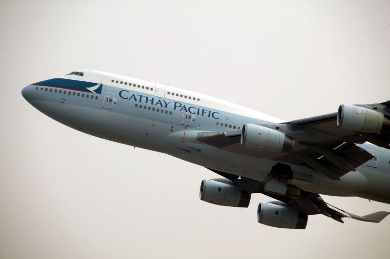 航空機・ヘリコプター CX Cathay Pacific Boeing 747-400 \"B-HUI\" Cathay Pacific Airways Boeing 747-400 (B-HOW) taxiing