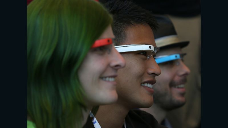 NextImg:Google Glass targeted as symbol by anti-tech crowd | CNN Business