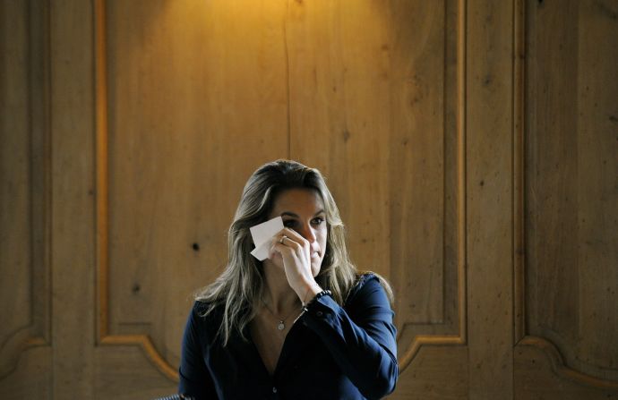 In 2009, and with injuries starting to mount, Mauresmo decided to call time on her career at an emotional press conference in Paris.