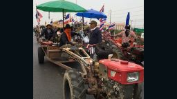 Now the farmers are protesting because they have not been paid for their rice. They set out to block the airport but have been blocked on the highway on the outskirts of Bangkok. We estimate 10000 farmers in a 5 km convoy. #thailand #bangkok #farmers#protest